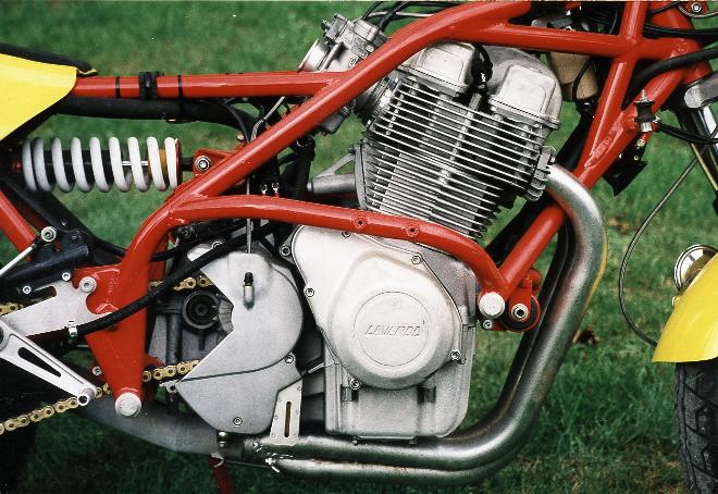 Detail Harris Laverda