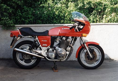 M12