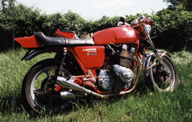 1000 3CL with an interesting exhaust system 1000 3CL with an interesting exhaust system