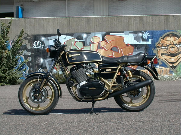 M13